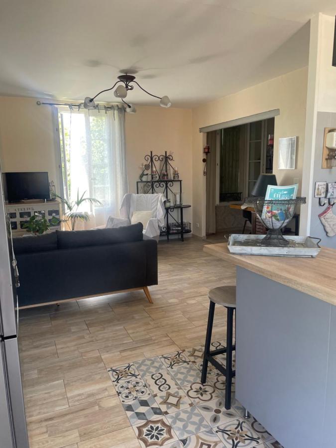Appartement Avec Jardin En Ville LʼIsle-sur-la-Sorgue Esterno foto